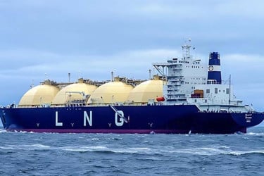 সিঙ্গাপুর থেকে এলএনজি কেনার সিদ্ধান্ত সরকারের