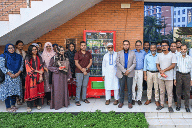 গাকৃবিতে শিক্ষার্থীদের সুবিধায় ভেন্ডিং মেশিন চালু
