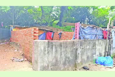 পূর্বাঞ্চলে রেলের জমি দখলের হিড়িক