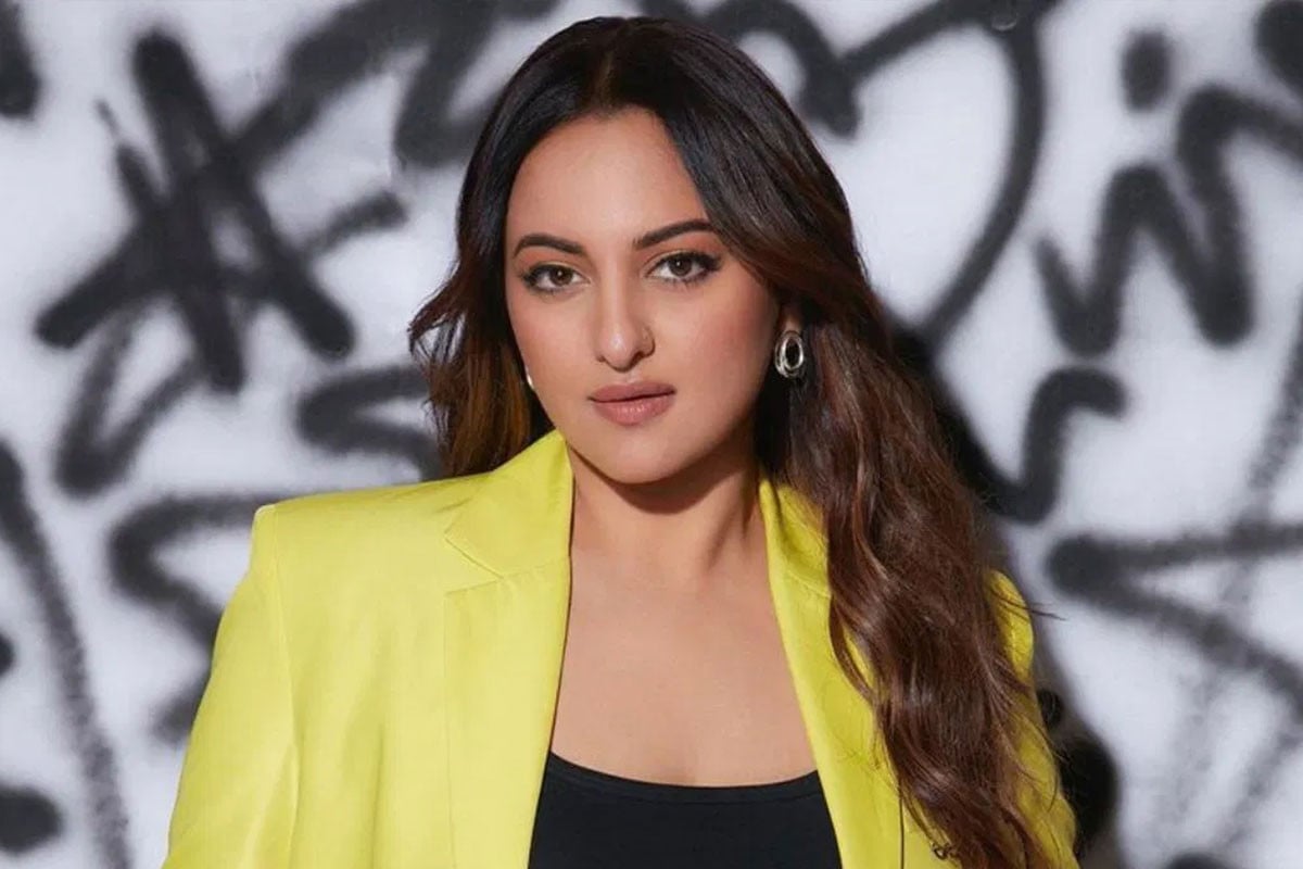 সালমানের ‘এশিয়ান ট্যুর’ থেকে বাদ পড়লেন সোনাক্ষী