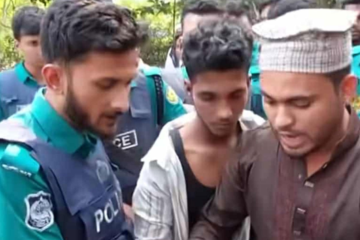 ধানমন্ডি ৩২ থেকে সন্দেহভাজন কিশোর ও যুবক আটক