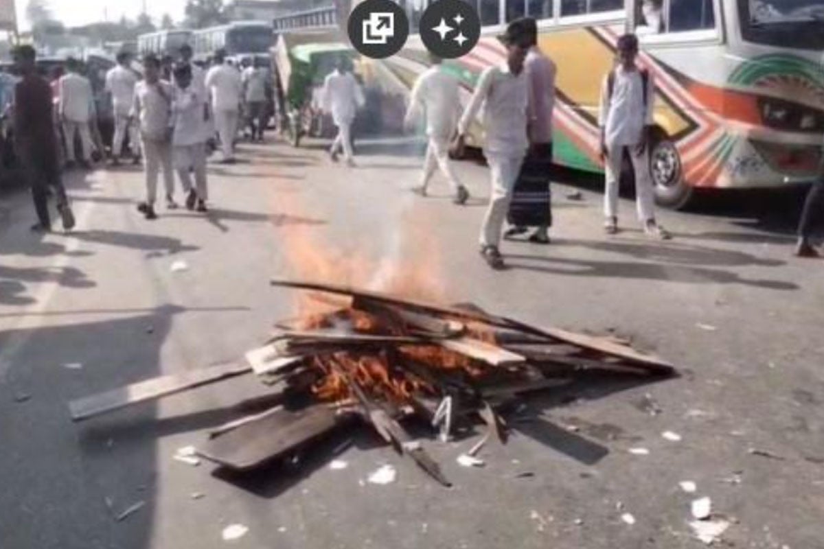 শিক্ষকের বিরুদ্ধে যৌন হয়রানির অভিযোগ, নোয়াখালীতে শিক্ষকবিরোধী বিক্ষোভ