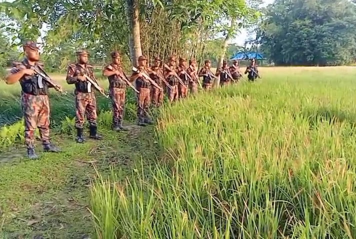 কুড়িগ্রাম সীমান্তে বিপুল পরিমাণ ভারতীয় পণ্য জব্দ