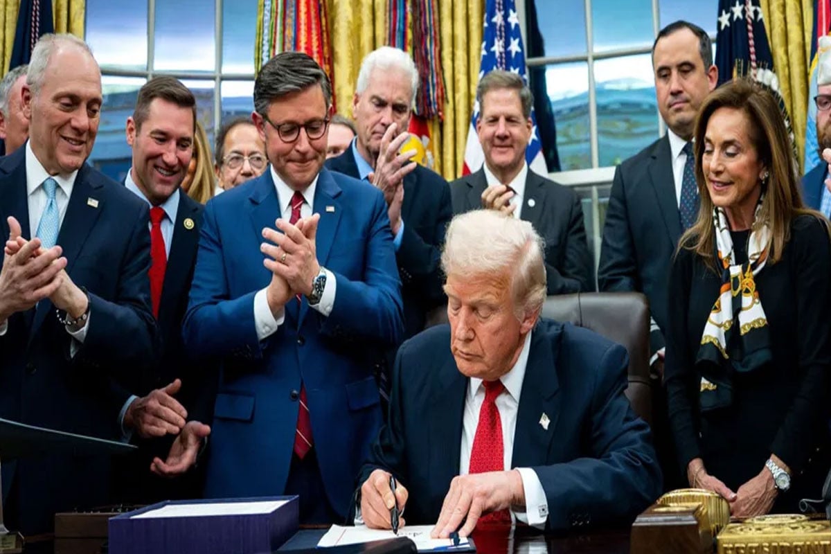 ৪৩ দিন পর যুক্তরাষ্ট্রে দীর্ঘতম সরকারি শাটডাউনের অবসান