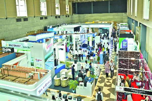 আইসিসিবিতে জমজমাট আন্তর্জাতিক প্রদর্শনী
