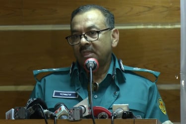 জনমনে বিভ্রান্তি তৈরির অপচেষ্টার বিরুদ্ধে কঠোর ব্যবস্থা নেয়ার হুঁশিয়ারি ডিএমপি কমিশনারের