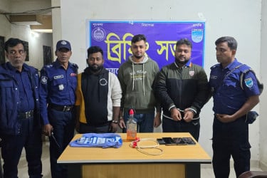 গাজীপুরে পেট্রোল বোমা তৈরির সরঞ্জামসহ আটক ৩