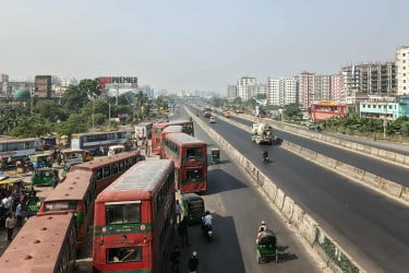 লকডাউনের প্রভাব পড়েনি ঢাকা-চট্টগ্রাম মহাসড়কে