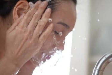 গরম পানি না ঠান্ডা পানি