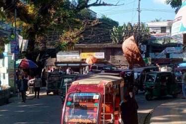 কক্সবাজারে যান চলাচল স্বাভাবিক