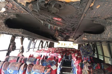 যশোরে পার্কিং করে রাখা বাসে আগুন