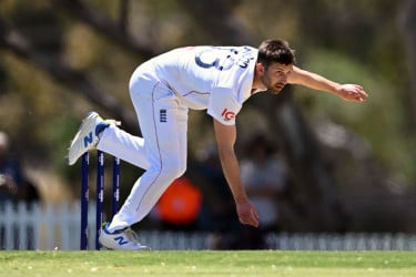 অ্যাশেজের আগে ইংল্যান্ড দলে ইনজুরি দুশ্চিন্তা