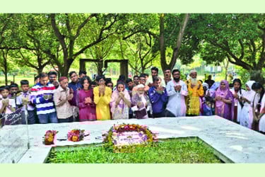 শ্রদ্ধা-ভালোবাসায় হুমায়ূন আহমেদকে স্মরণ