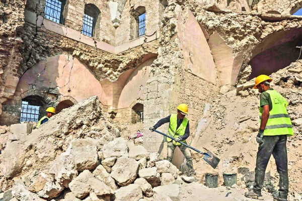 পুনর্নির্মাণের করেছেন শ্রমিকরা