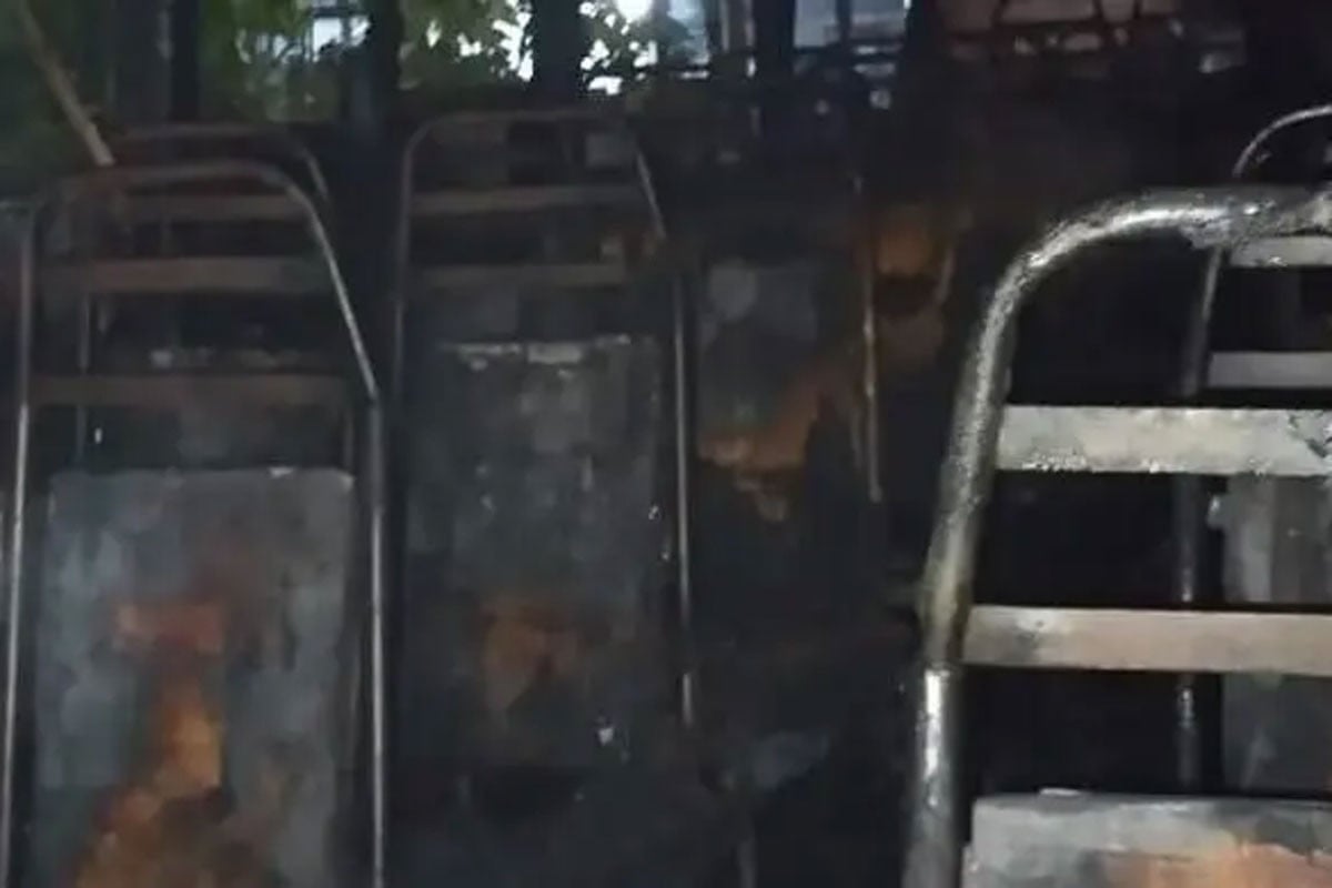 বাসে আগুন দিয়ে করছিলেন ভিডিও, ধাওয়া খেয়ে নদীতে ঝাঁপ দিয়ে মৃত্যু