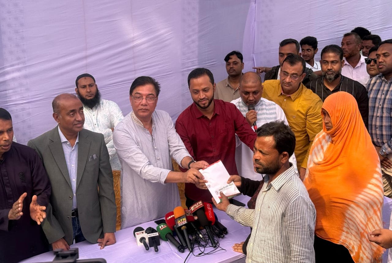 শৈলকুপা’র প্রতিবন্ধী নাজনীনের চিকিৎসায় পাশে দাঁড়ালেন তারেক রহমান