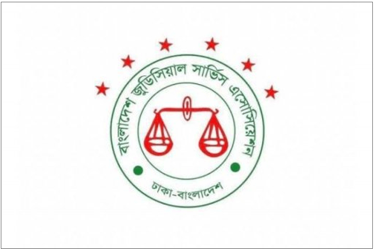 দুই দফা দাবিতে বিচারকদের ৪৮ ঘণ্টার আল্টিমেটাম, না মানলে কলমবিরতি