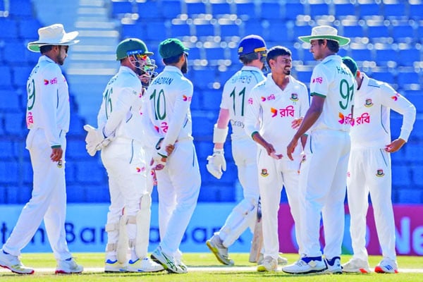 তৃতীয় দিনেই টেস্ট জয়