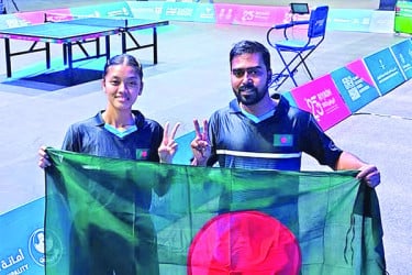 ফাইনালে টেবিল টেনিস