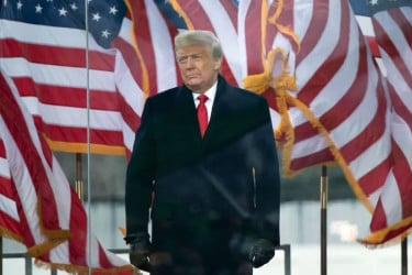 ট্রাম্পের কাছে তথ্যচিত্রের জন্য ক্ষমা চেয়েছে বিবিসি