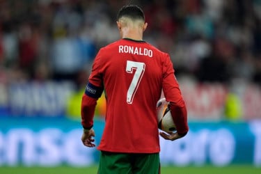 বিশ্বকাপে নিষেধাজ্ঞার ঝুঁকিতে রোনালদো