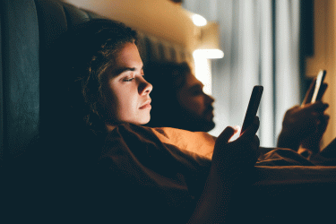 সামাজিক যোগাযোগ মাধ্যমে ঘুম নষ্ট হচ্ছে উচ্চ মাধ্যমিক শিক্ষার্থীদের