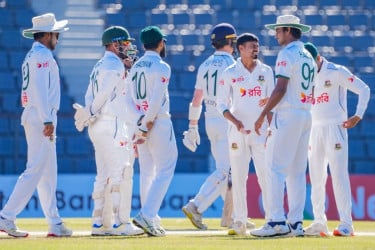 আয়ারল্যান্ডকে ইনিংস ও ৪৭ রানে হারাল বাংলাদেশ