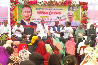 টাকার বস্তা নিয়ে হাসিনা তার আত্মীয়-স্বজনকে ভাগিয়ে দিয়েছে : এ্যানি