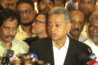 এখন দেশের মানুষের প্রধান চাহিদা উৎসবমুখর নির্বাচন: আমীর খসরু