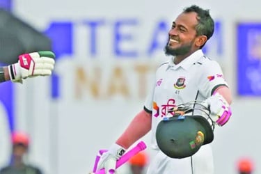 ১০০ টেস্টের অপেক্ষায় মুশফিক