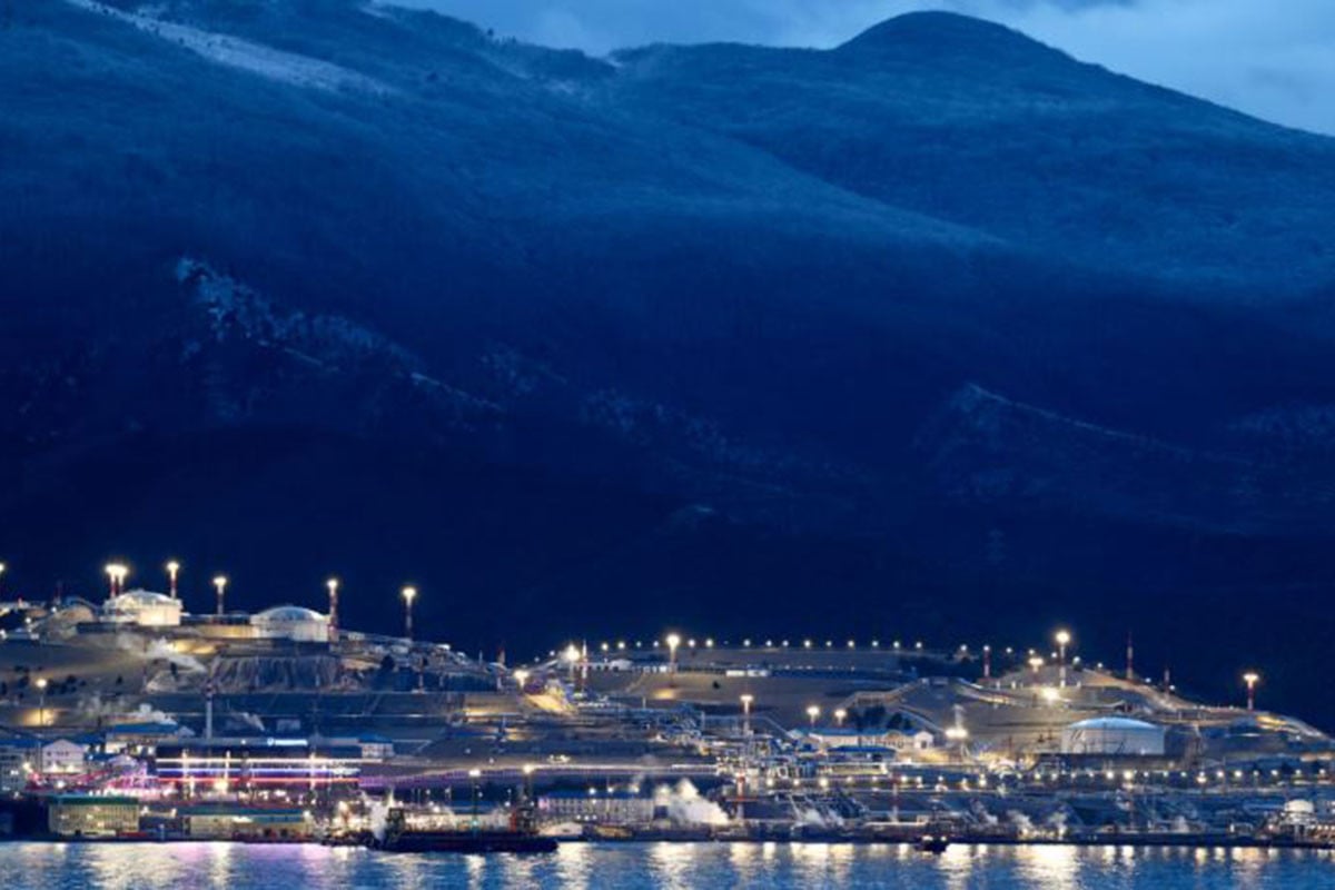 ইউক্রেনের হামলায় নভোরো-সিয়েস্ক বন্দরের তেল রফতানি বন্ধ করল রাশিয়া