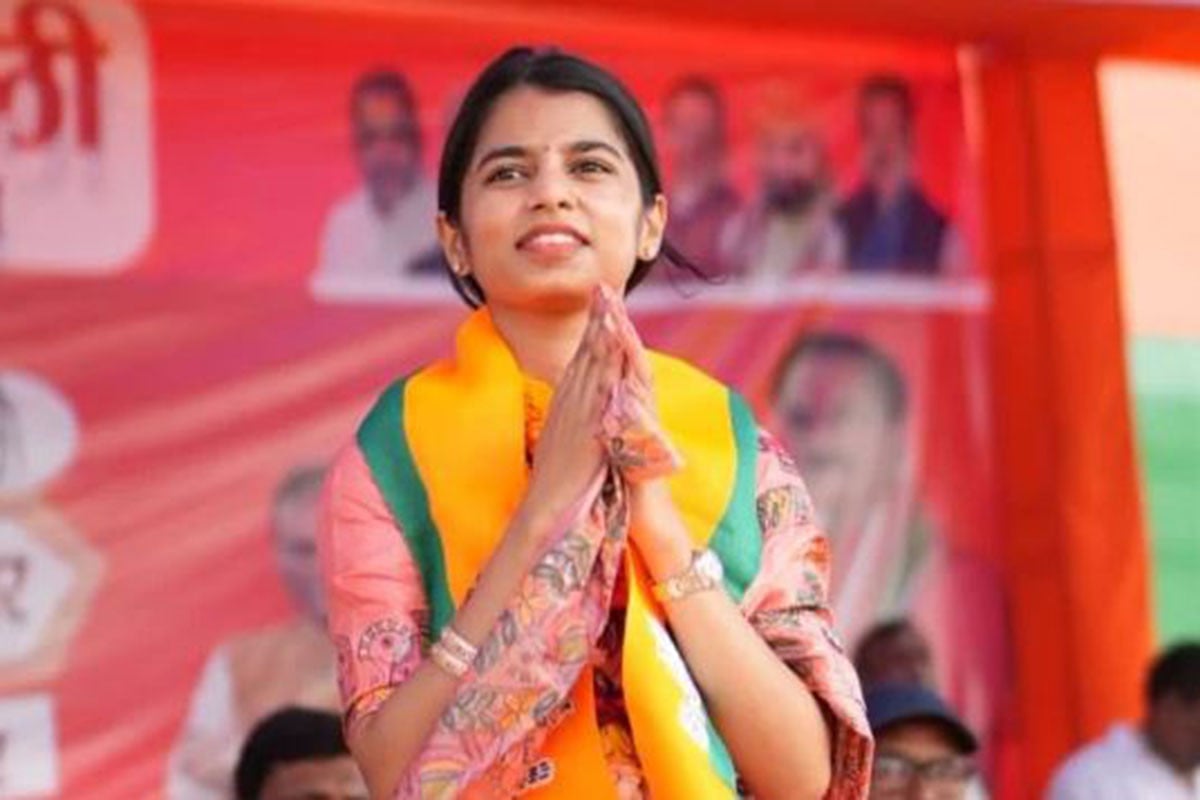 বিহারে সবচেয়ে কম বয়সি বিধায়ক কে এই মৈথিলী ঠাকুর?