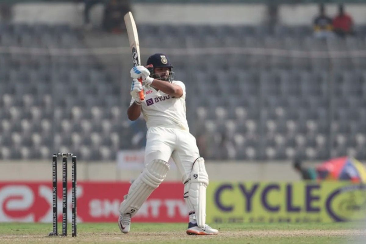 টেস্টে ছক্কার রেকর্ড ঋষভের, টপকালেন শেবাগকে