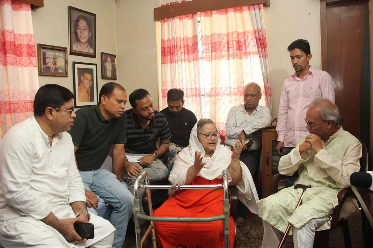 বেতার শিল্পী আফরোজা নিজামীর পাশে দাঁড়ালেন তারেক রহমান