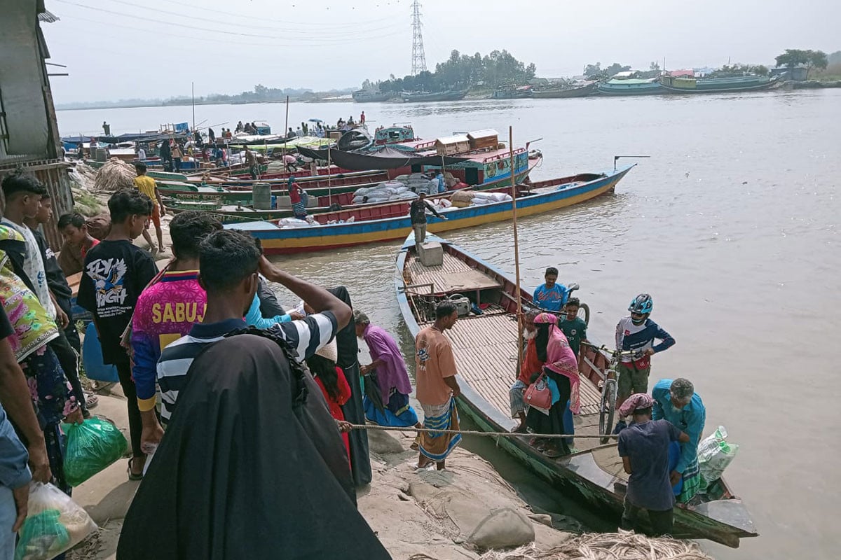 ৫০০ মিটার সেতুর অভাবে তিন জেলার মানুষের ভোগান্তি