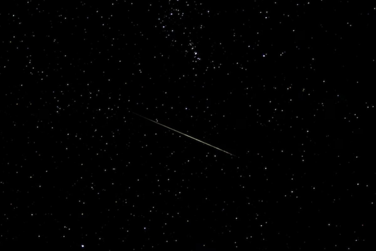 মধ্যরাতে আকাশ রাঙাবে লিওনিড উল্কাবৃষ্টি