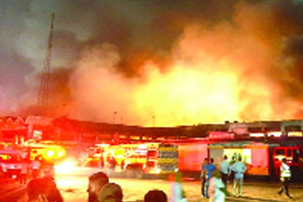 নিম্নমানের তারের জন্য কার্গো ভিলেজে আগুন