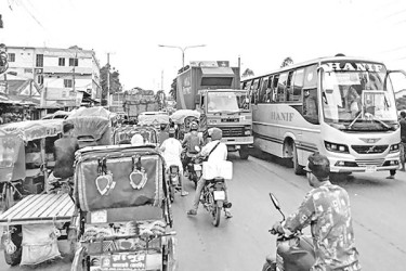যানজট দুর্ঘটনা দুর্ভোগে শহরবাসী