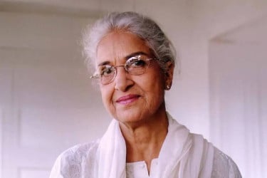 বলিউডের জনপ্রিয় অভিনেত্রী কামিনী কৌশলের মৃত্যু