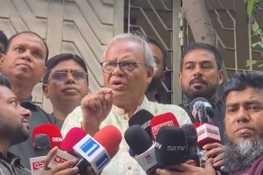 গণভোটে ‘না’ বলার সুযোগ কোথায়, প্রশ্ন রিজভীর