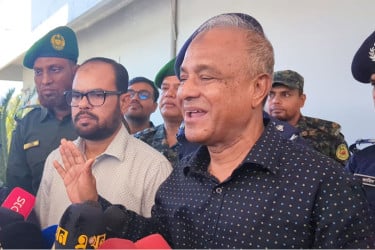 নির্বাচন ঘিরে ৯ দিন মাঠে থাকবে আইনশৃঙ্খলা বাহিনী: স্বরাষ্ট্র উপদেষ্টা