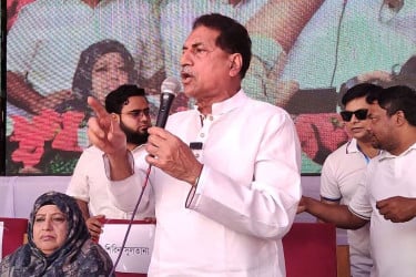 জনগণকে যারা বাদ দিয়েছে, তারাই আজ জনগণ থেকে বিচ্ছিন্ন : খোকন