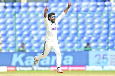 টেস্টে ডাবলসের কীর্তি জাদেজার