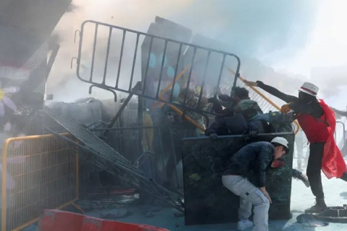 মেক্সিকোতে জেন-জির বিক্ষোভ, পুলিশের সঙ্গে সংঘর্ষে আহত ১২০