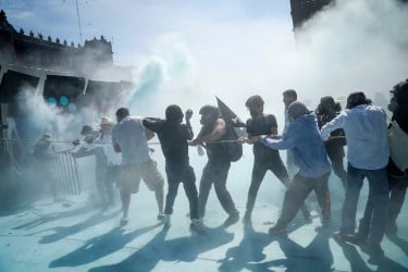 সহিংসতার বিরুদ্ধে ক্ষোভ: জেন-জি আন্দোলনে উত্তপ্ত মেক্সিকো