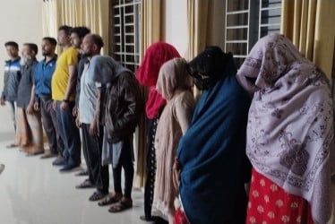 আটক ১৫ বাংলাদেশিকে বিজিবির কাছে হস্তান্তর করেছে বিএসএফ