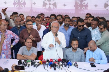 বিএনপি এখনো ইউনূস সরকারের প্রতি আস্থাশীল : রিজভী