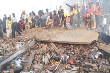 হায়দ্রাবাদে আতশবাজি কারখানায় বিস্ফোরণে নিহত বেড়ে ৭