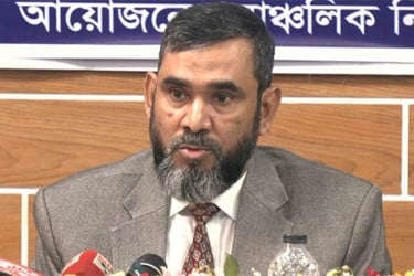 নির্বাচনে যারা পেশি শক্তি দেখাবে, তারাই ক্ষতিগ্রস্ত হবে : ইসি সানাউল্লাহ