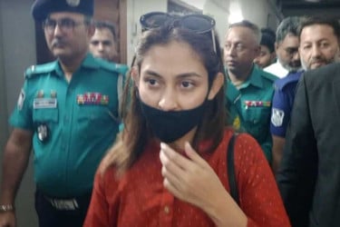 আত্মসমর্পণ করে জামিন পেলেন অভিনেত্রী মেহজাবীন